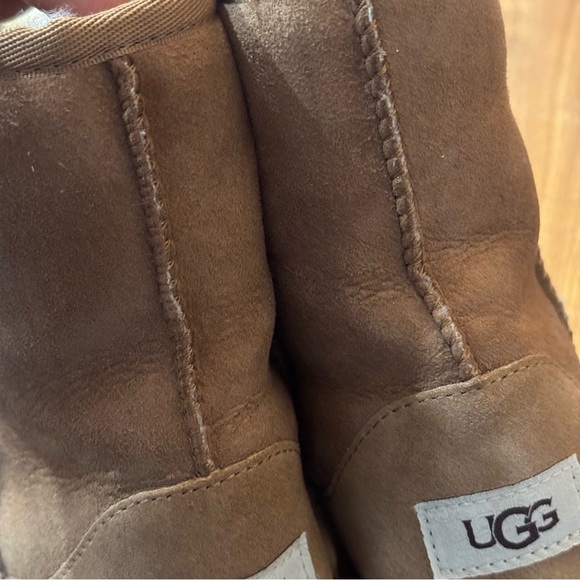 UGG Kids' Classic Short II Water Resistant Shearling Boot Chestnut Brown Size 2 - Picture 12 of 12